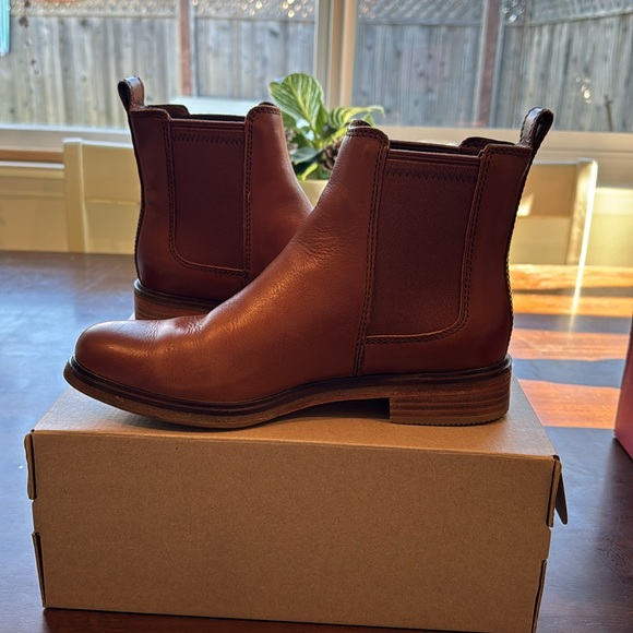 clarkdale arlo tan leather